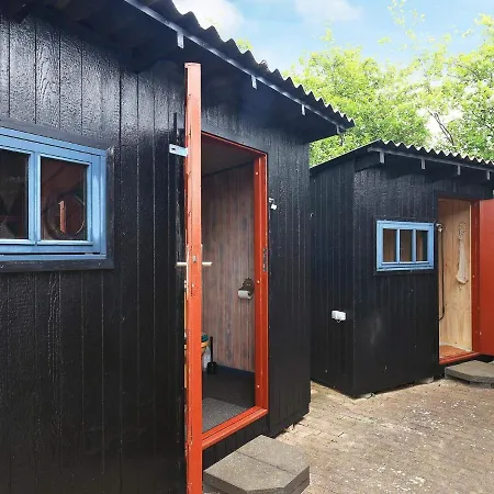 4 Person In Bogense-by Traum